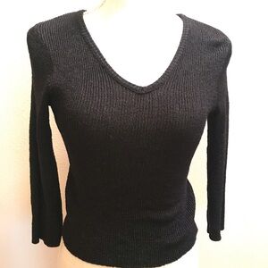 Black stretchy quarter sleeve v neck top comfy easy staple piece